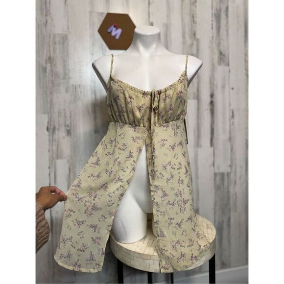 Floral tank top - Picture 1 of 6